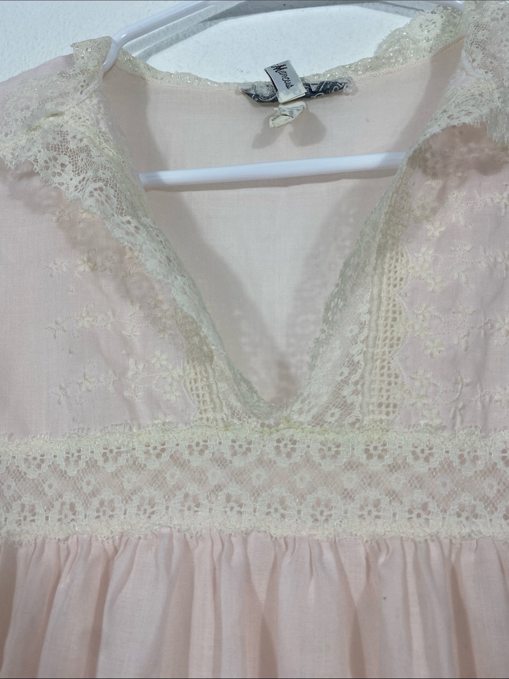 Vintage Christian Dior Lingerie Pink Lace Coquette Long Nightgown 70s 80s Size S - Picture 5 of 16